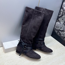 ISABEL MARANT 2026秋冬新款时尚绑带流苏高筒及膝女长靴 伊莎贝尔字母logo低跟圆头一脚蹬拼色机车骑士军 ISABEL MARANT 2026秋冬新款时尚绑带流苏高筒及膝女长靴 伊莎贝尔字母logo低跟圆头一脚蹬拼色机车骑士军