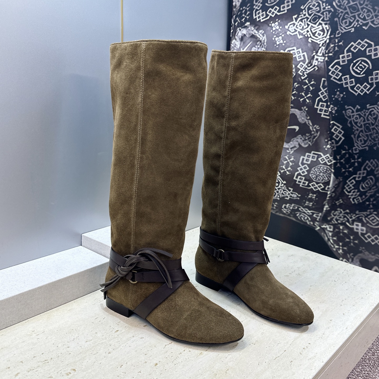 ISABEL MARANT 2026秋冬新款时尚绑带流苏高筒及膝女长靴 伊莎贝尔字母logo低跟圆头一脚蹬拼色机车骑士军