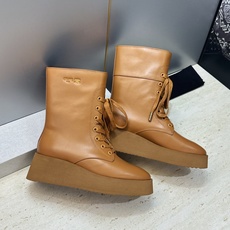 CELINE 2026秋冬新款系带机车女短靴 瑟琳字母logo厚底低跟圆头骑士靴 材质:鞋面定制进口小牛皮+水染牛皮里+ CELINE 2026秋冬新款系带机车女短靴 瑟琳字母logo厚底低跟圆头骑士靴 材质:鞋面定制进口小牛皮+水染牛皮里+
