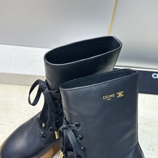 CELINE 2026秋冬新款系带机车女短靴 瑟琳字母logo厚底低跟圆头骑士靴 材质:鞋面定制进口小牛皮+水染牛皮里+ CELINE 2026秋冬新款系带机车女短靴 瑟琳字母logo厚底低跟圆头骑士靴 材质:鞋面定制进口小牛皮+水染牛皮里+