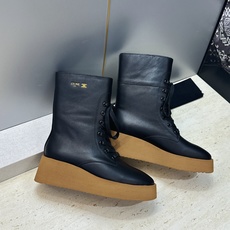 CELINE 2026秋冬新款系带机车女短靴 瑟琳字母logo厚底低跟圆头骑士靴 材质:鞋面定制进口小牛皮+水染牛皮里+ CELINE 2026秋冬新款系带机车女短靴 瑟琳字母logo厚底低跟圆头骑士靴 材质:鞋面定制进口小牛皮+水染牛皮里+