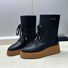 CELINE 2026秋冬新款系带机车女短靴 瑟琳字母logo厚底低跟圆头骑士靴 材质:鞋面定制进口小牛皮+水染牛皮里+ CELINE 2026秋冬新款系带机车女短靴 瑟琳字母logo厚底低跟圆头骑士靴 材质:鞋面定制进口小牛皮+水染牛皮里+