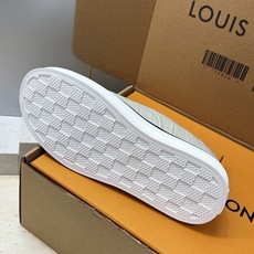 (配全套飞机盒) Louis Vuitton*2026春夏高定新款系带休闲运动男鞋 LV字母logo圆头厚底圆头滑板小 (配全套飞机盒) Louis Vuitton*2026春夏高定新款系带休闲运动男鞋 LV字母logo圆头厚底圆头滑板小