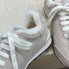 BRUNELLO CUCINELLI 2026秋冬新款拼色系带羊羔毛阿甘徳训女鞋 BC字母logo标志性串珠厚底圆头休闲 BRUNELLO CUCINELLI 2026秋冬新款拼色系带羊羔毛阿甘徳训女鞋 BC字母logo标志性串珠厚底圆头休闲