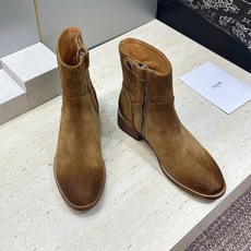 牛皮面+10 CELINE 2026秋冬新款低跟及裸女短靴 瑟琳字母logo五金扣侧拉链圆头机车骑士靴 材质:鞋面进口小 牛皮面+10 CELINE 2026秋冬新款低跟及裸女短靴 瑟琳字母logo五金扣侧拉链圆头机车骑士靴 材质:鞋面进口小