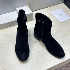 牛皮面+10 CELINE 2026秋冬新款低跟及裸女短靴 瑟琳字母logo五金扣侧拉链圆头机车骑士靴 材质:鞋面进口小 牛皮面+10 CELINE 2026秋冬新款低跟及裸女短靴 瑟琳字母logo五金扣侧拉链圆头机车骑士靴 材质:鞋面进口小