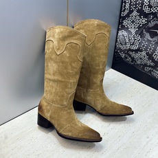 CELINE 2026秋冬新款低跟中筒机车女靴 瑟琳字母logo粗跟一脚蹬尖头骑士靴 材质:鞋面定制进口小牛皮/进口羊猄 CELINE 2026秋冬新款低跟中筒机车女靴 瑟琳字母logo粗跟一脚蹬尖头骑士靴 材质:鞋面定制进口小牛皮/进口羊猄