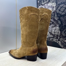 CELINE 2026秋冬新款低跟中筒机车女靴 瑟琳字母logo粗跟一脚蹬尖头骑士靴 材质:鞋面定制进口小牛皮/进口羊猄 CELINE 2026秋冬新款低跟中筒机车女靴 瑟琳字母logo粗跟一脚蹬尖头骑士靴 材质:鞋面定制进口小牛皮/进口羊猄