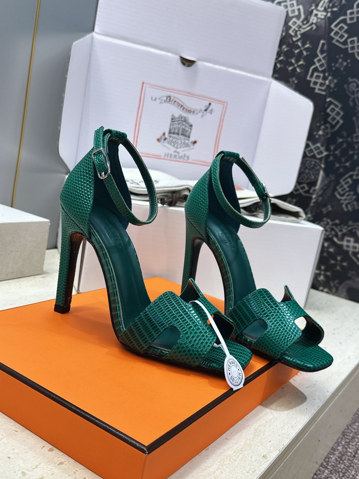 (配全套飞机盒) 莞产 代购级 爱马仕 Hermes 202春夏经典系列新色Joy高跟果冻色工字拖女鞋  H家字母log