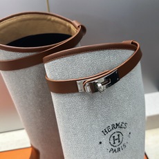 Hermes爱马仕 2026秋冬新款 Box JumPling朋克风格Kelly扣低跟高筒及膝拼色女长靴 H家明星同款字 Hermes爱马仕 2026秋冬新款 Box JumPling朋克风格Kelly扣低跟高筒及膝拼色女长靴 H家明星同款字