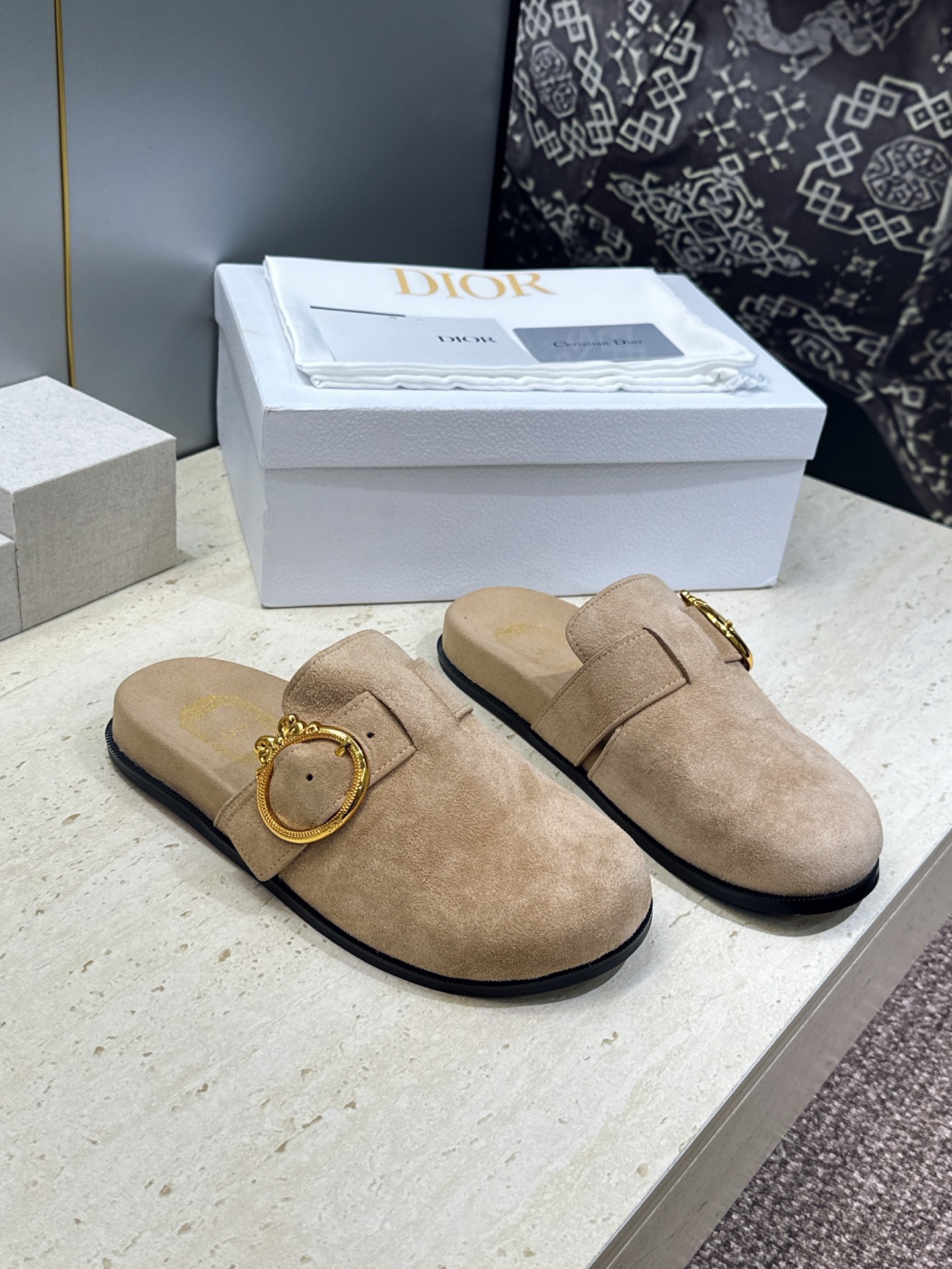 迪奥 Dior 2026春夏新款 Medaillon Buckle 懒人沙滩女拖鞋 明星同款CD字母logo五金皮带扣厚