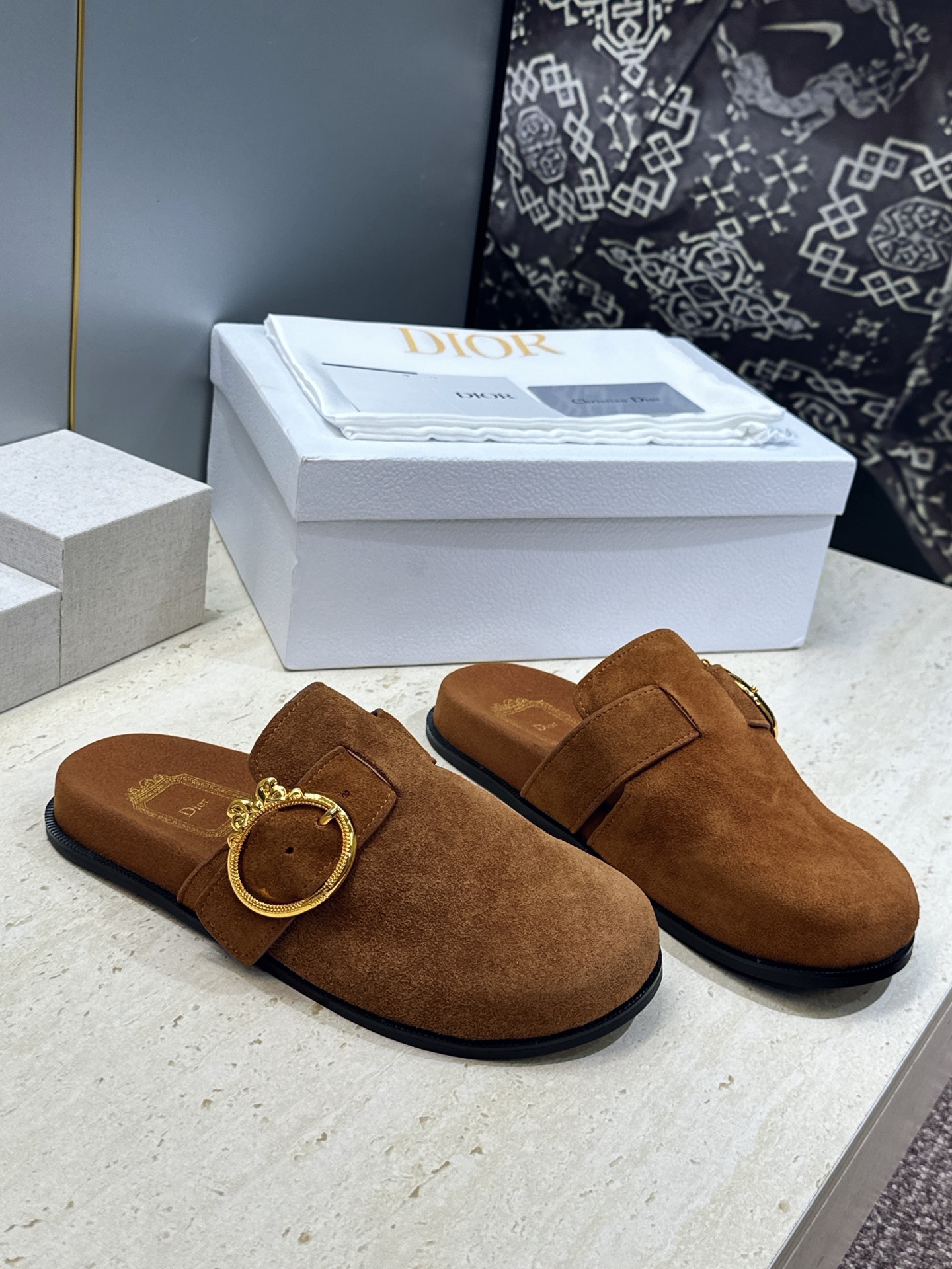 迪奥 Dior 2026春夏新款 Medaillon Buckle 懒人沙滩女拖鞋 明星同款CD字母logo五金皮带扣厚