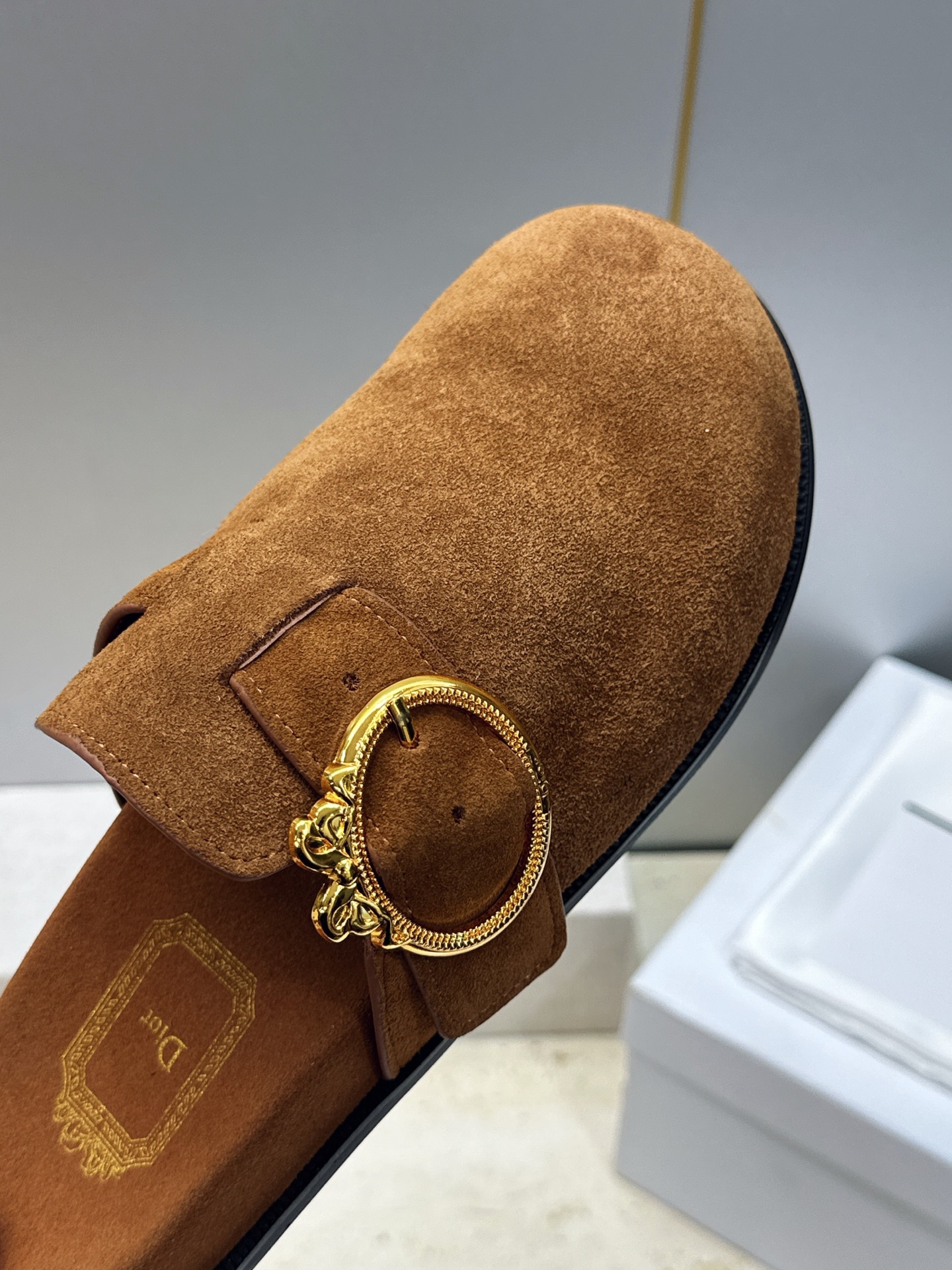 迪奥 Dior 2026春夏新款 Medaillon Buckle 懒人沙滩女拖鞋 明星同款CD字母logo五金皮带扣厚 迪奥 Dior 2026春夏新款 Medaillon Buckle 懒人沙滩女拖鞋 明星同款CD字母logo五金皮带扣厚