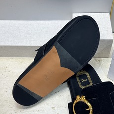 迪奥 Dior 2026春夏新款 Medaillon Buckle 懒人沙滩女拖鞋 明星同款CD字母logo五金皮带扣厚 迪奥 Dior 2026春夏新款 Medaillon Buckle 懒人沙滩女拖鞋 明星同款CD字母logo五金皮带扣厚