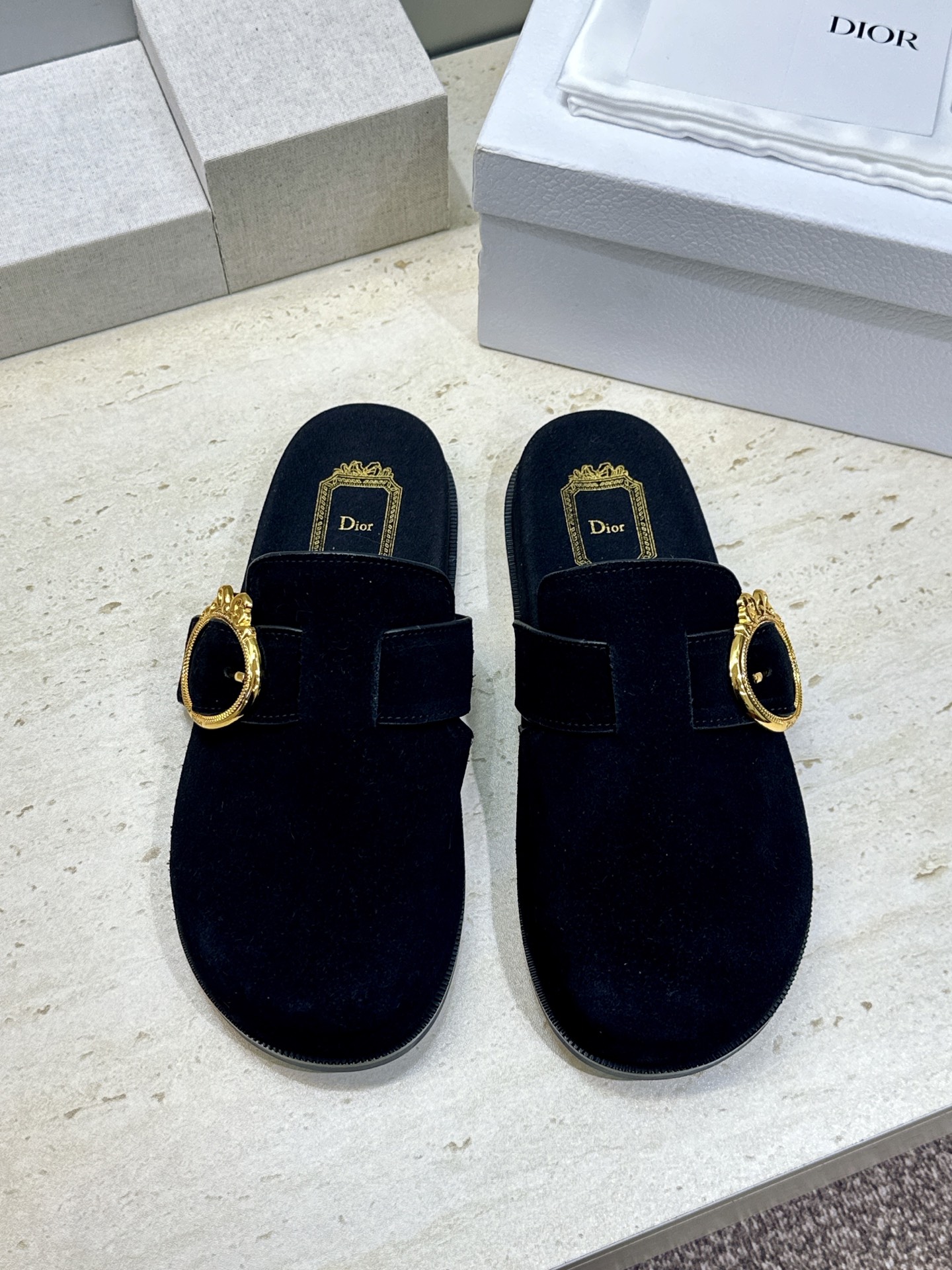迪奥 Dior 2026春夏新款 Medaillon Buckle 懒人沙滩女拖鞋 明星同款CD字母logo五金皮带扣厚 迪奥 Dior 2026春夏新款 Medaillon Buckle 懒人沙滩女拖鞋 明星同款CD字母logo五金皮带扣厚