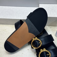 迪奥 Dior 2026春夏新款 Medaillon Buckle休闲沙滩女鞋 CD字母logo五金皮带扣厚底圆头露趾拼 迪奥 Dior 2026春夏新款 Medaillon Buckle休闲沙滩女鞋 CD字母logo五金皮带扣厚底圆头露趾拼