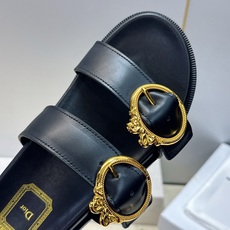 迪奥 Dior 2026春夏新款 Medaillon Buckle休闲沙滩女鞋 CD字母logo五金皮带扣厚底圆头露趾拼 迪奥 Dior 2026春夏新款 Medaillon Buckle休闲沙滩女鞋 CD字母logo五金皮带扣厚底圆头露趾拼