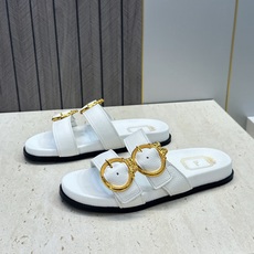 迪奥 Dior 2026春夏新款 Medaillon Buckle休闲沙滩女鞋 CD字母logo五金皮带扣厚底圆头露趾拼 迪奥 Dior 2026春夏新款 Medaillon Buckle休闲沙滩女鞋 CD字母logo五金皮带扣厚底圆头露趾拼