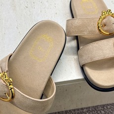 迪奥 Dior 2026春夏新款 Medaillon Buckle休闲沙滩女鞋 CD字母logo五金皮带扣厚底圆头露趾拼 迪奥 Dior 2026春夏新款 Medaillon Buckle休闲沙滩女鞋 CD字母logo五金皮带扣厚底圆头露趾拼