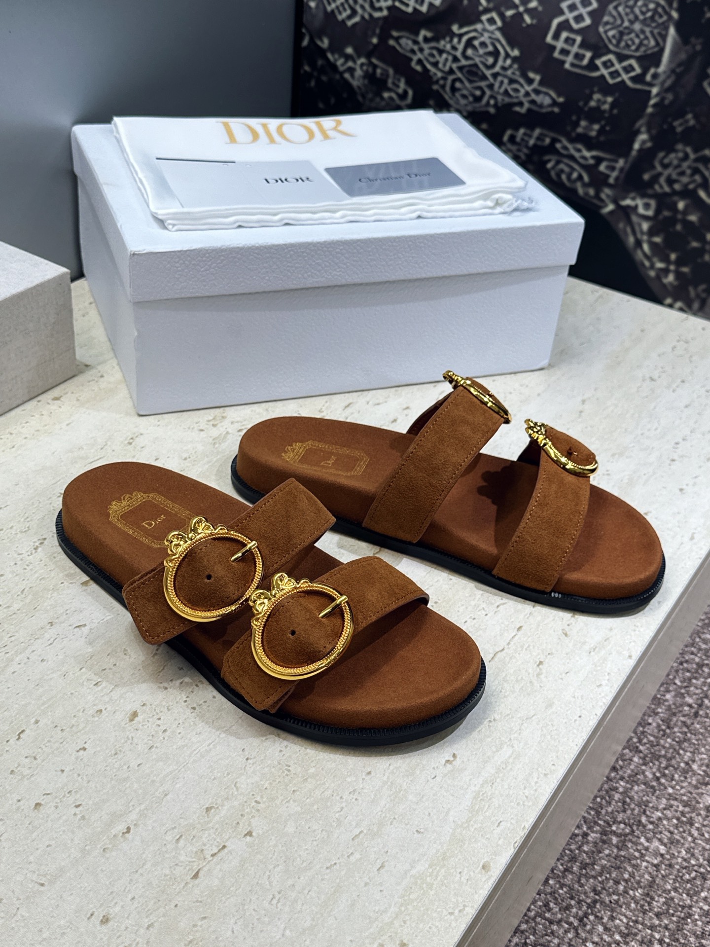 迪奥 Dior 2026春夏新款 Medaillon Buckle休闲沙滩女鞋 CD字母logo五金皮带扣厚底圆头露趾拼