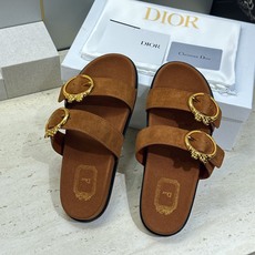 迪奥 Dior 2026春夏新款 Medaillon Buckle休闲沙滩女鞋 CD字母logo五金皮带扣厚底圆头露趾拼 迪奥 Dior 2026春夏新款 Medaillon Buckle休闲沙滩女鞋 CD字母logo五金皮带扣厚底圆头露趾拼