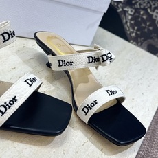 迪奥 Dior 2026 春夏新款J‘ADIOR织带系列蝴蝶结沙滩女鞋 CD字母logo提花刺绣低跟方头拼色凉拖鞋 市面 迪奥 Dior 2026 春夏新款J‘ADIOR织带系列蝴蝶结沙滩女鞋 CD字母logo提花刺绣低跟方头拼色凉拖鞋 市面