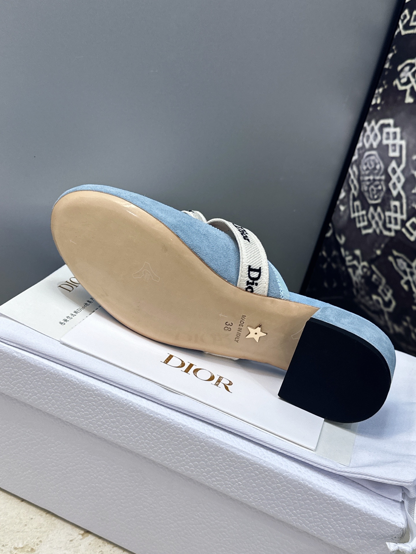 J'ADIOR 迪奥 Dior 2026 早春新款蝴蝶结玛丽珍芭蕾舞娃娃女鞋 明星同款CD字母logo立体刺绣织带低跟 J'ADIOR 迪奥 Dior 2026 早春新款蝴蝶结玛丽珍芭蕾舞娃娃女鞋 明星同款CD字母logo立体刺绣织带低跟