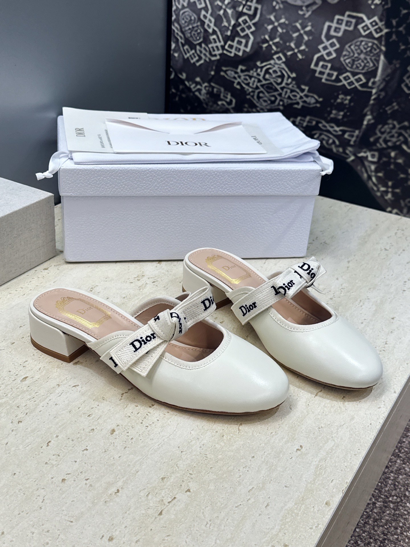 J'ADIOR 迪奥 Dior 2026 早春新款蝴蝶结玛丽珍芭蕾舞娃娃女鞋  明星同款CD字母logo立体刺绣织带低跟