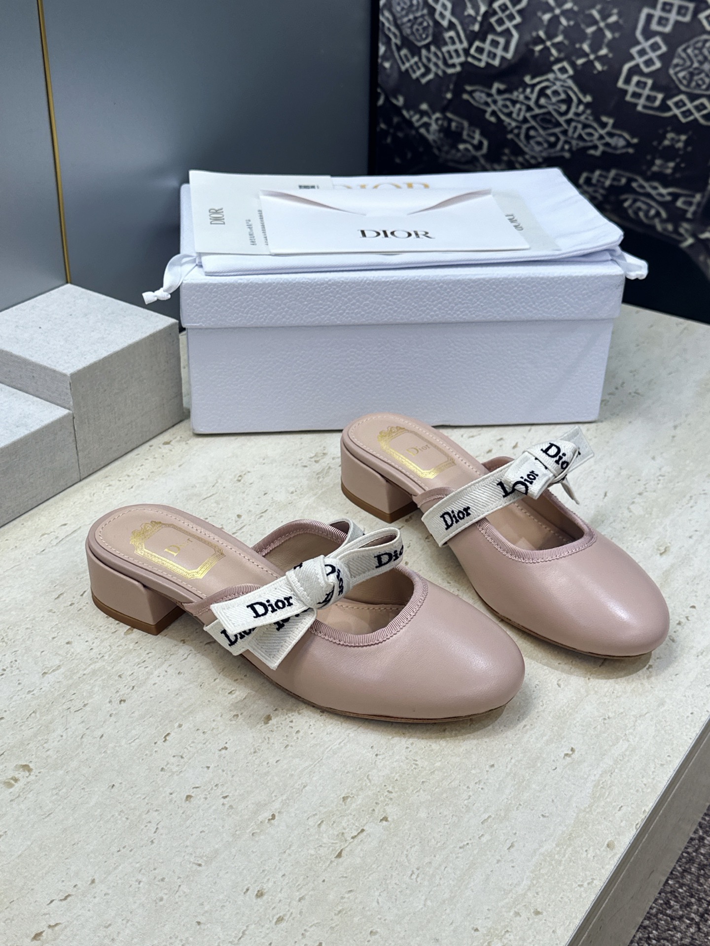 J'ADIOR 迪奥 Dior 2026 早春新款蝴蝶结玛丽珍芭蕾舞娃娃女鞋  明星同款CD字母logo立体刺绣织带低跟