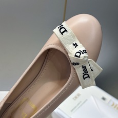 J'ADIOR 迪奥 Dior 2026 早春新款蝴蝶结粗跟芭蕾舞娃娃女鞋 明星同款CD字母logo立体刺绣低跟圆头玛 J'ADIOR 迪奥 Dior 2026 早春新款蝴蝶结粗跟芭蕾舞娃娃女鞋 明星同款CD字母logo立体刺绣低跟圆头玛