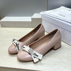 J'ADIOR 迪奥 Dior 2026 早春新款蝴蝶结粗跟芭蕾舞娃娃女鞋 明星同款CD字母logo立体刺绣低跟圆头玛 J'ADIOR 迪奥 Dior 2026 早春新款蝴蝶结粗跟芭蕾舞娃娃女鞋 明星同款CD字母logo立体刺绣低跟圆头玛