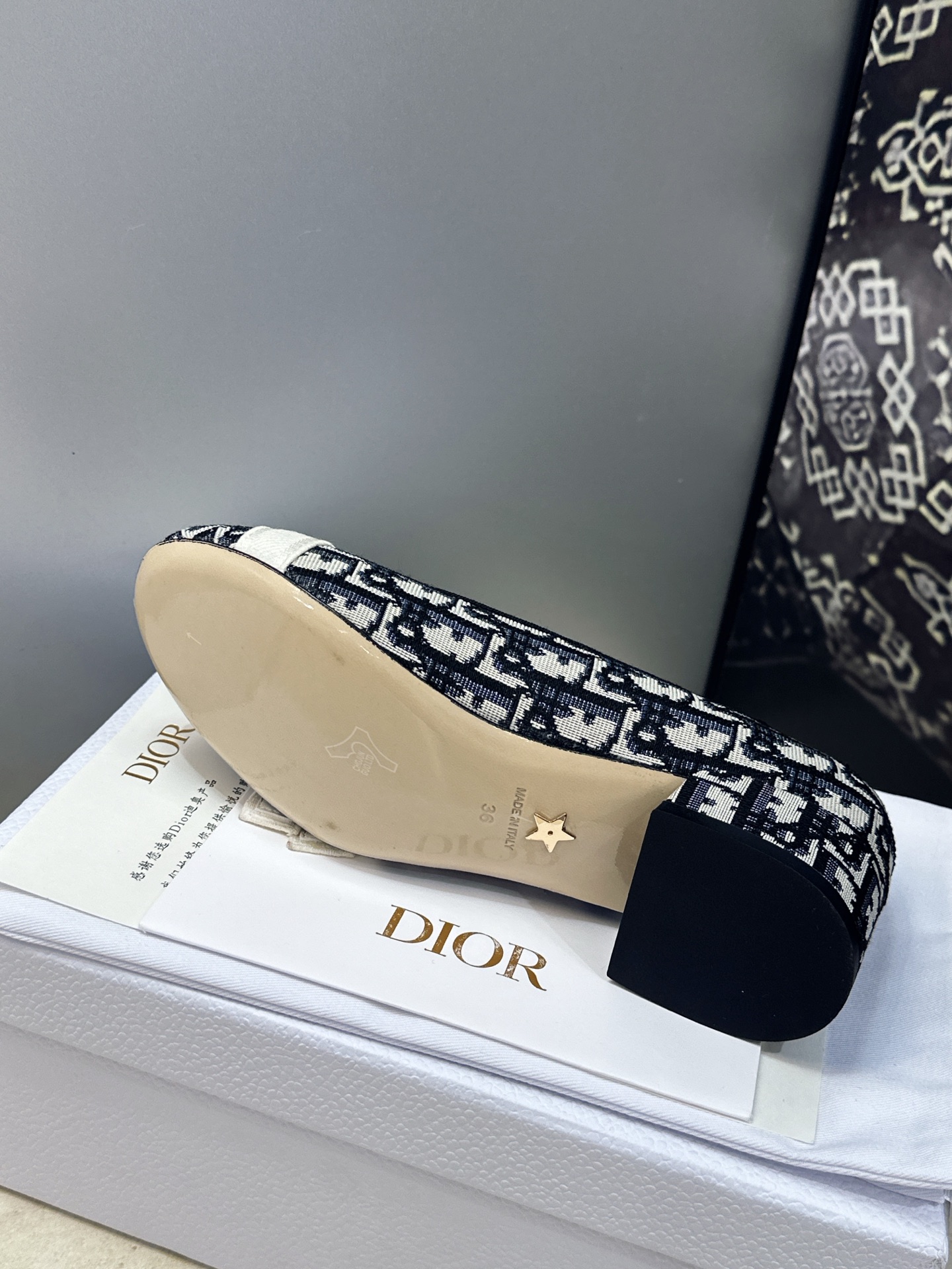 J'ADIOR 迪奥 Dior 2026 早春新款蝴蝶结粗跟芭蕾舞娃娃女鞋 明星同款CD字母logo立体刺绣低跟圆头玛 J'ADIOR 迪奥 Dior 2026 早春新款蝴蝶结粗跟芭蕾舞娃娃女鞋 明星同款CD字母logo立体刺绣低跟圆头玛