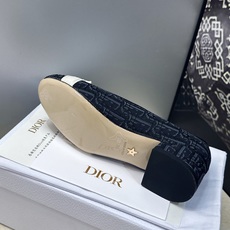 J'ADIOR 迪奥 Dior 2026 早春新款蝴蝶结粗跟芭蕾舞娃娃女鞋 明星同款CD字母logo立体刺绣低跟圆头玛 J'ADIOR 迪奥 Dior 2026 早春新款蝴蝶结粗跟芭蕾舞娃娃女鞋 明星同款CD字母logo立体刺绣低跟圆头玛