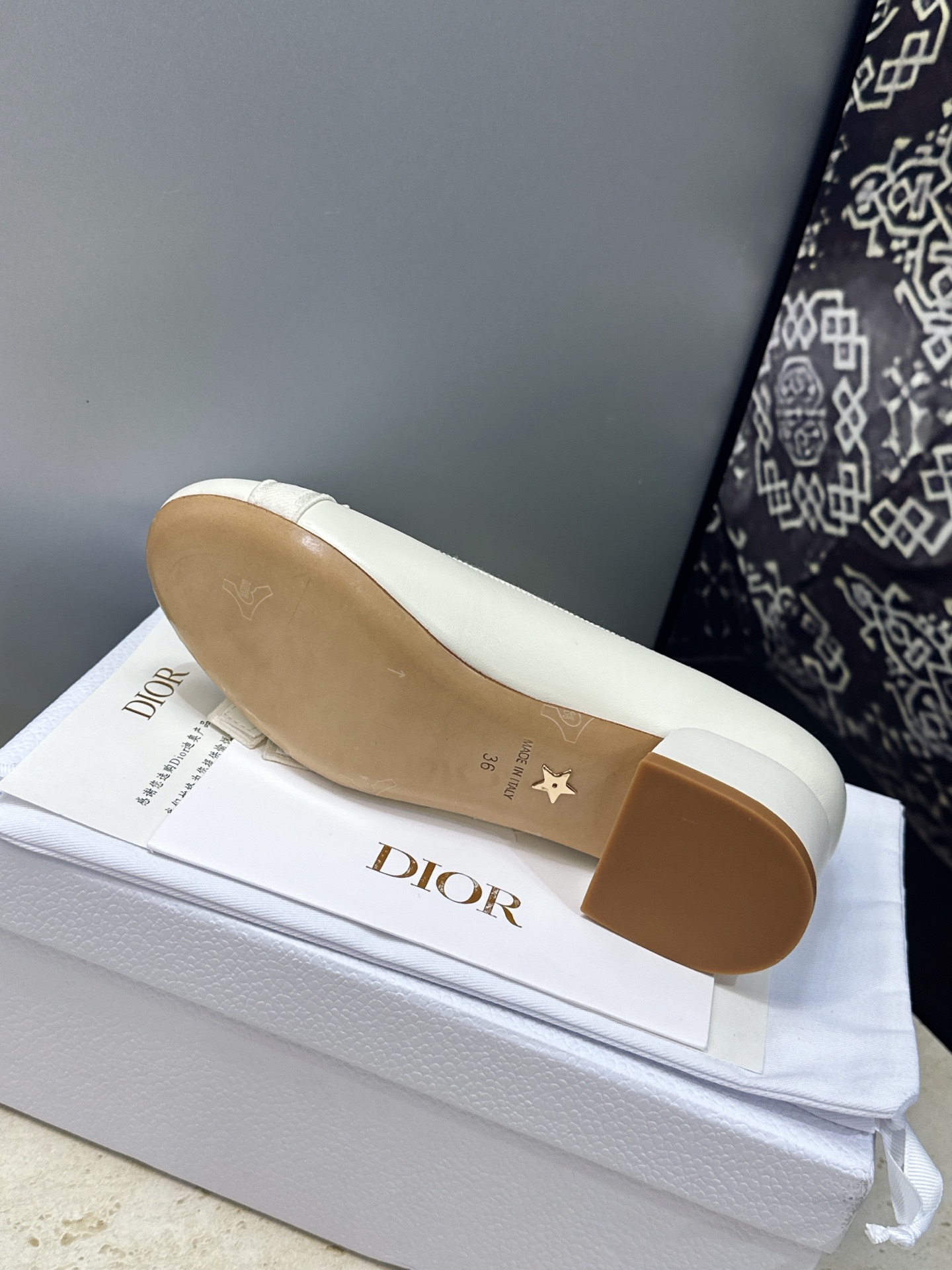 J'ADIOR 迪奥 Dior 2026 早春新款蝴蝶结粗跟芭蕾舞娃娃女鞋  明星同款CD字母logo立体刺绣低跟圆头玛