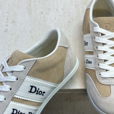 迪奥 Dior 2026春夏新款Ribbon系带休闲帆布运动小白鞋 CD字母logo织带平底圆头拼色阿甘德训鞋 材质: 迪奥 Dior 2026春夏新款Ribbon系带休闲帆布运动小白鞋 CD字母logo织带平底圆头拼色阿甘德训鞋 材质: