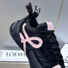 罗意威 LOEWE 2026春夏新款系带德训鞋 明星同款字母logo拼色阿甘休闲运动跑鞋 市面顶级版本 材质:鞋面进口羊 罗意威 LOEWE 2026春夏新款系带德训鞋 明星同款字母logo拼色阿甘休闲运动跑鞋 市面顶级版本 材质:鞋面进口羊