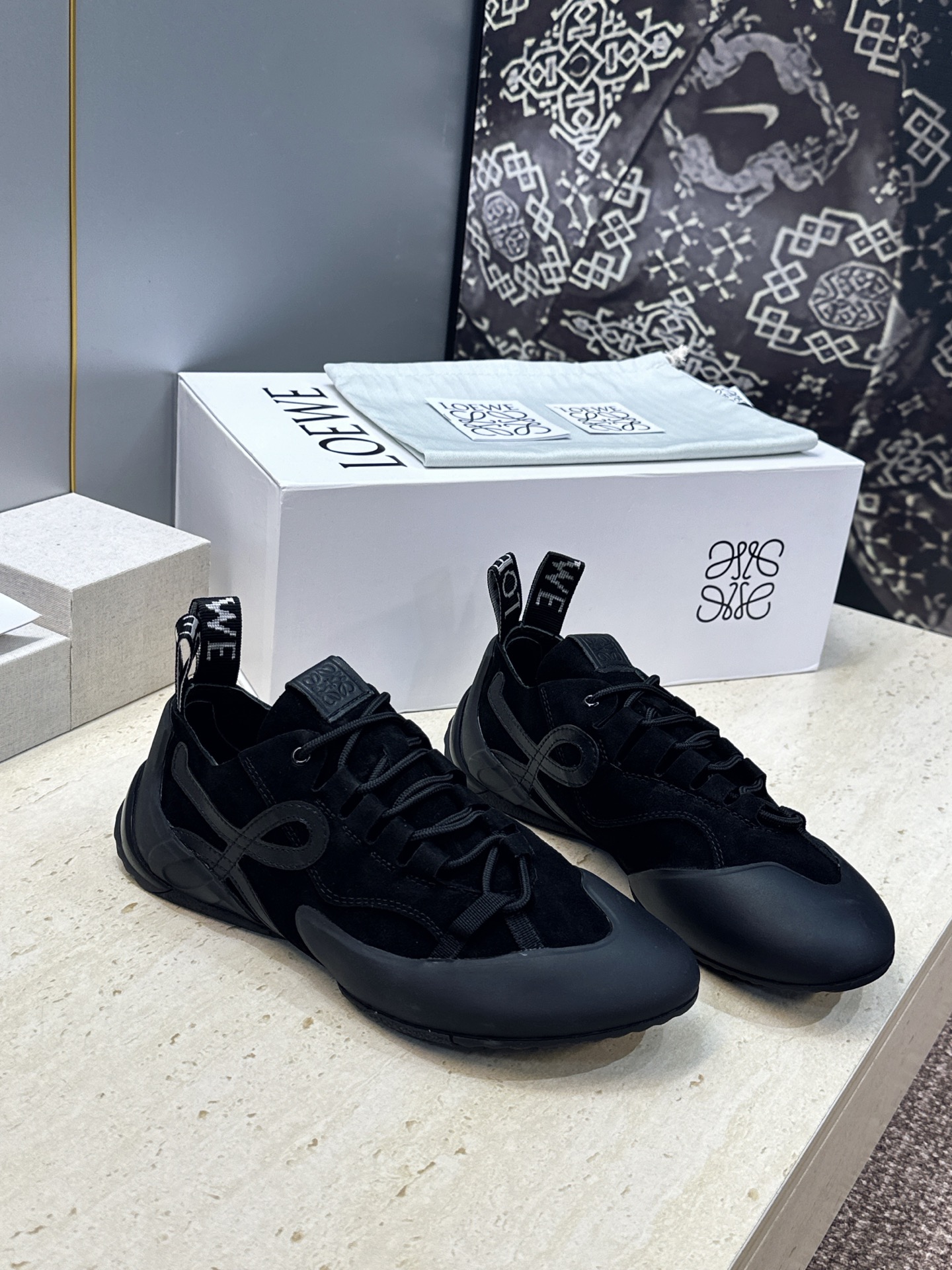 罗意威 LOEWE 2026春夏新款系带德训鞋 明星同款字母logo拼色阿甘休闲运动跑鞋 市面顶级版本 材质：鞋面进口羊