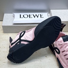 罗意威 LOEWE 2026春夏新款系带德训鞋 明星同款字母logo拼色阿甘休闲运动跑鞋 市面顶级版本 材质:鞋面进口羊 罗意威 LOEWE 2026春夏新款系带德训鞋 明星同款字母logo拼色阿甘休闲运动跑鞋 市面顶级版本 材质:鞋面进口羊