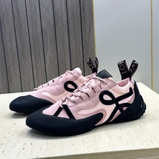 罗意威 LOEWE 2026春夏新款系带德训鞋 明星同款字母logo拼色阿甘休闲运动跑鞋 市面顶级版本 材质:鞋面进口羊 罗意威 LOEWE 2026春夏新款系带德训鞋 明星同款字母logo拼色阿甘休闲运动跑鞋 市面顶级版本 材质:鞋面进口羊