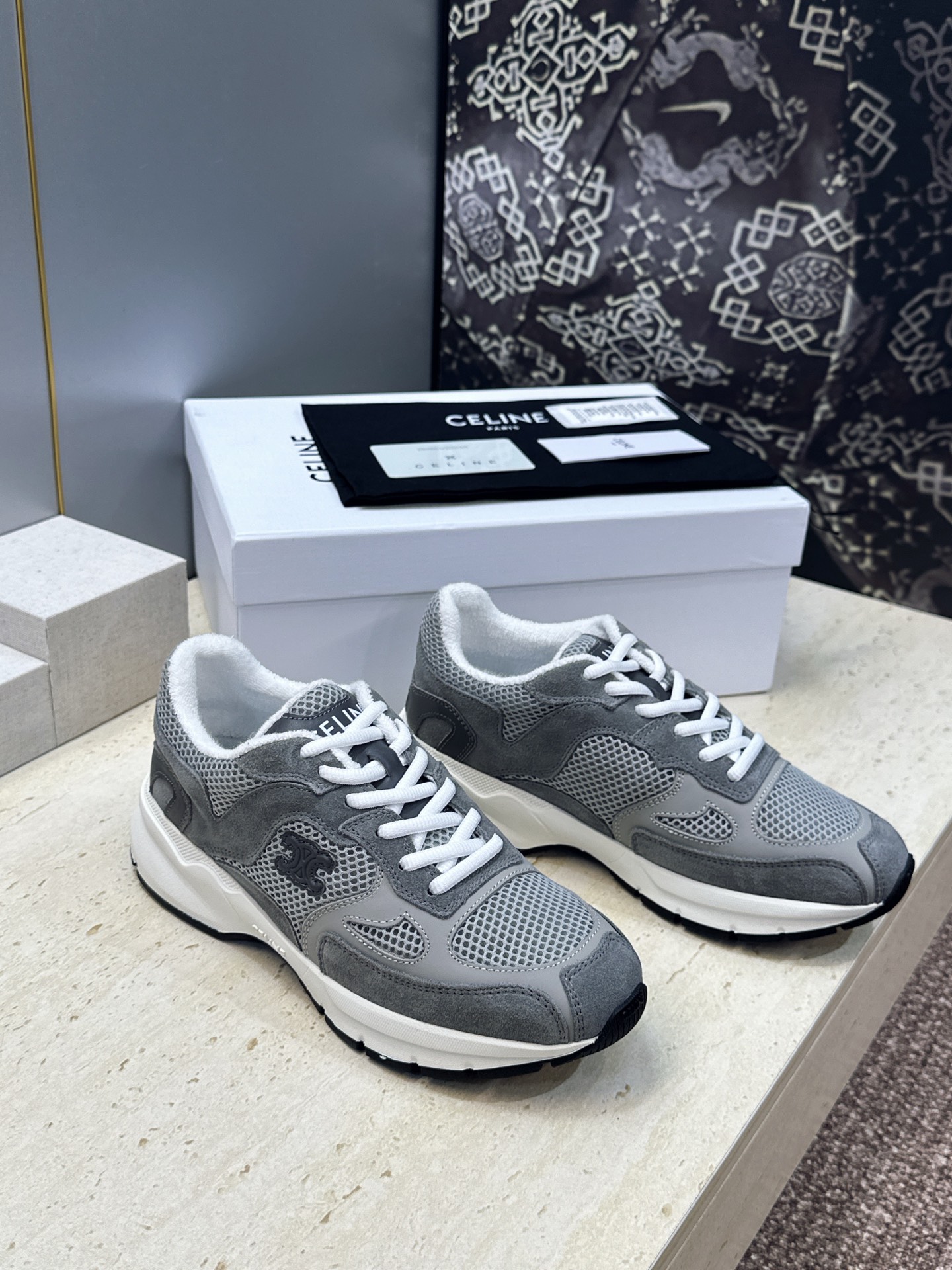 CELINE 2026春夏新款厚底系带休闲女鞋  赛琳字母logo圆头拼色运动老爹跑鞋 材质：鞋面进口羊猄皮/环保透气网