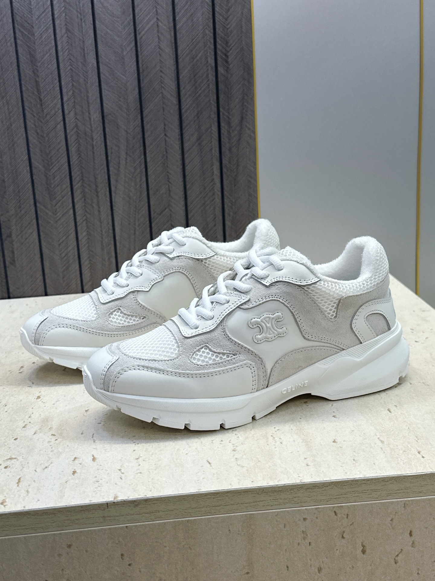 CELINE 2026春夏新款厚底系带休闲女鞋 赛琳字母logo圆头拼色运动老爹跑鞋 材质:鞋面进口羊猄皮/环保透气网 CELINE 2026春夏新款厚底系带休闲女鞋 赛琳字母logo圆头拼色运动老爹跑鞋 材质:鞋面进口羊猄皮/环保透气网
