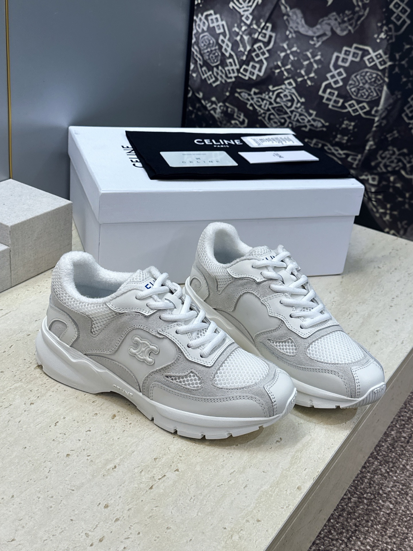 CELINE 2026春夏新款厚底系带休闲女鞋  赛琳字母logo圆头拼色运动老爹跑鞋 材质：鞋面进口羊猄皮/环保透气网