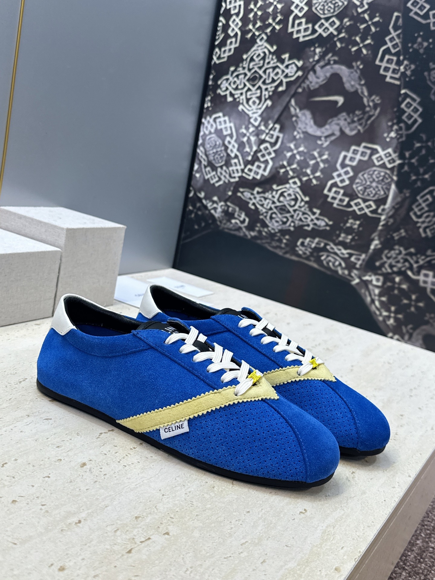 CELINE 2026春夏新款平底系带徳训女鞋  赛琳字母logo拼色阿甘运动休闲女跑鞋 材质：鞋面进口羊猄皮+水染羊皮