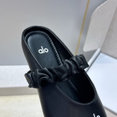 (配全套飞机盒) alo 2026春夏新款高定系列芭蕾舞平底女鞋 明星同款字母logo圆头拼色穆勒凉拖鞋 材质:鞋面进 (配全套飞机盒) alo 2026春夏新款高定系列芭蕾舞平底女鞋 明星同款字母logo圆头拼色穆勒凉拖鞋 材质:鞋面进