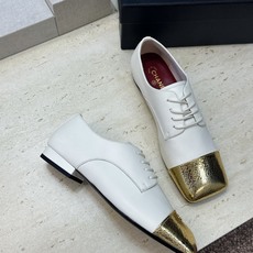 CHANEL 香奈儿2026春夏新款徳比休闲鞋 小香双C字母logo低跟方头拼色系带单鞋 材质:鞋面进口混种羊皮/进口金 CHANEL 香奈儿2026春夏新款徳比休闲鞋 小香双C字母logo低跟方头拼色系带单鞋 材质:鞋面进口混种羊皮/进口金