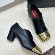 CHANEL 香奈儿2026春夏新款徳比休闲鞋 小香双C字母logo中跟方头拼色系带单鞋 材质:鞋面进口混种羊皮/进口金 CHANEL 香奈儿2026春夏新款徳比休闲鞋 小香双C字母logo中跟方头拼色系带单鞋 材质:鞋面进口混种羊皮/进口金
