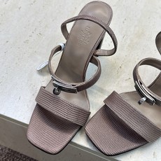 (配全套飞机盒) 莞货 代购级 HERMERS 爱马仕2026春夏新款Muse Kelly扣拼色女鞋 H家字母logo (配全套飞机盒) 莞货 代购级 HERMERS 爱马仕2026春夏新款Muse Kelly扣拼色女鞋 H家字母logo