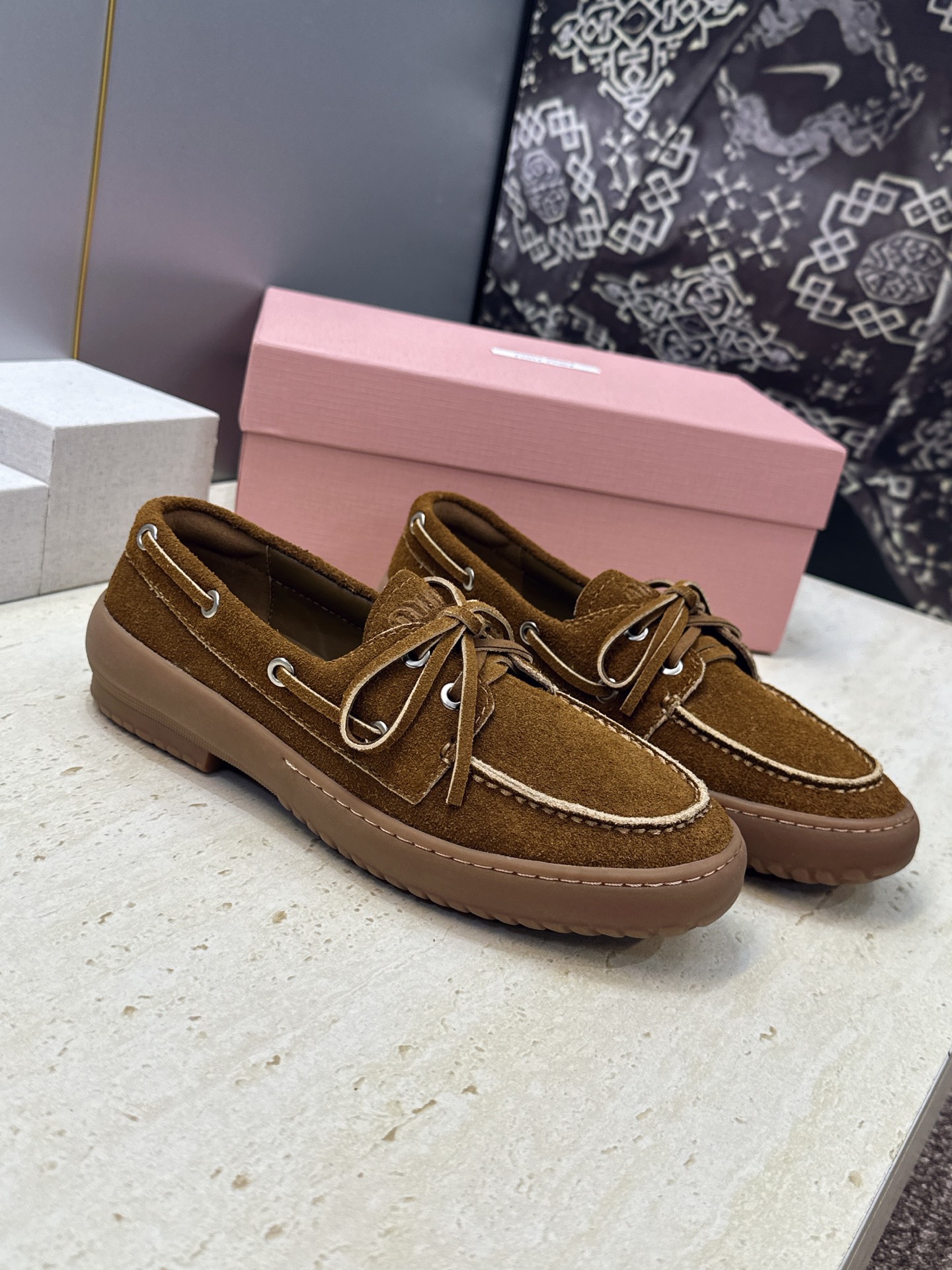 Miumiu 2026春夏新款蝴蝶结休闲女鞋 缪缪字母logo平底系带圆头徳训单鞋 材质:鞋面进口小牛皮/进口羊猄皮+水