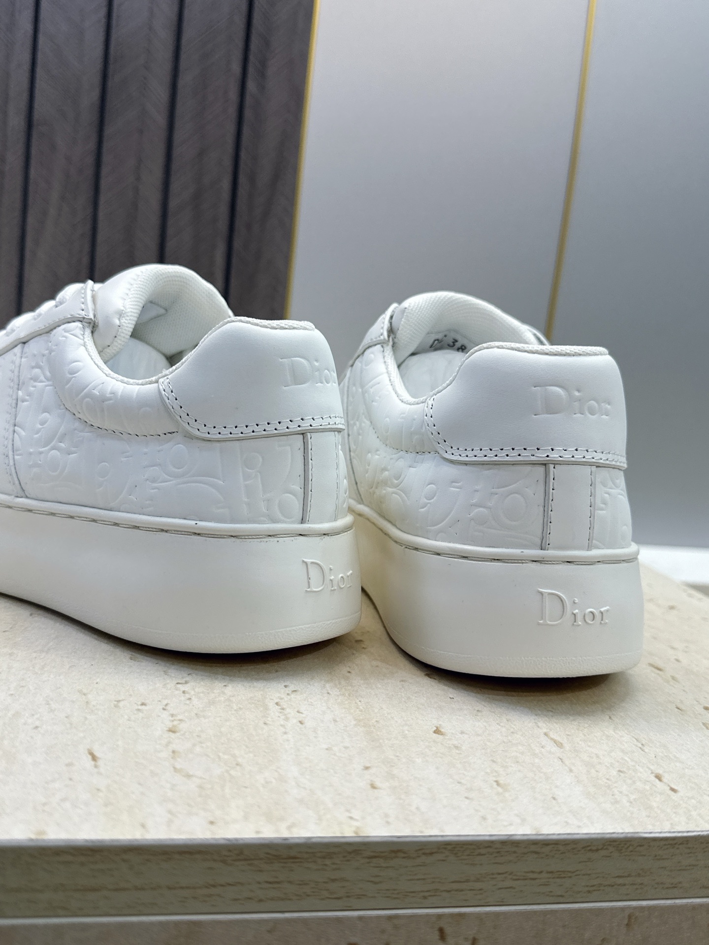迪奥 Dior 2026春夏新款Star休闲系带小白鞋 CD字母logo厚底圆头拼色滑板运动女鞋 材质:鞋面进口小牛皮 迪奥 Dior 2026春夏新款Star休闲系带小白鞋 CD字母logo厚底圆头拼色滑板运动女鞋 材质:鞋面进口小牛皮