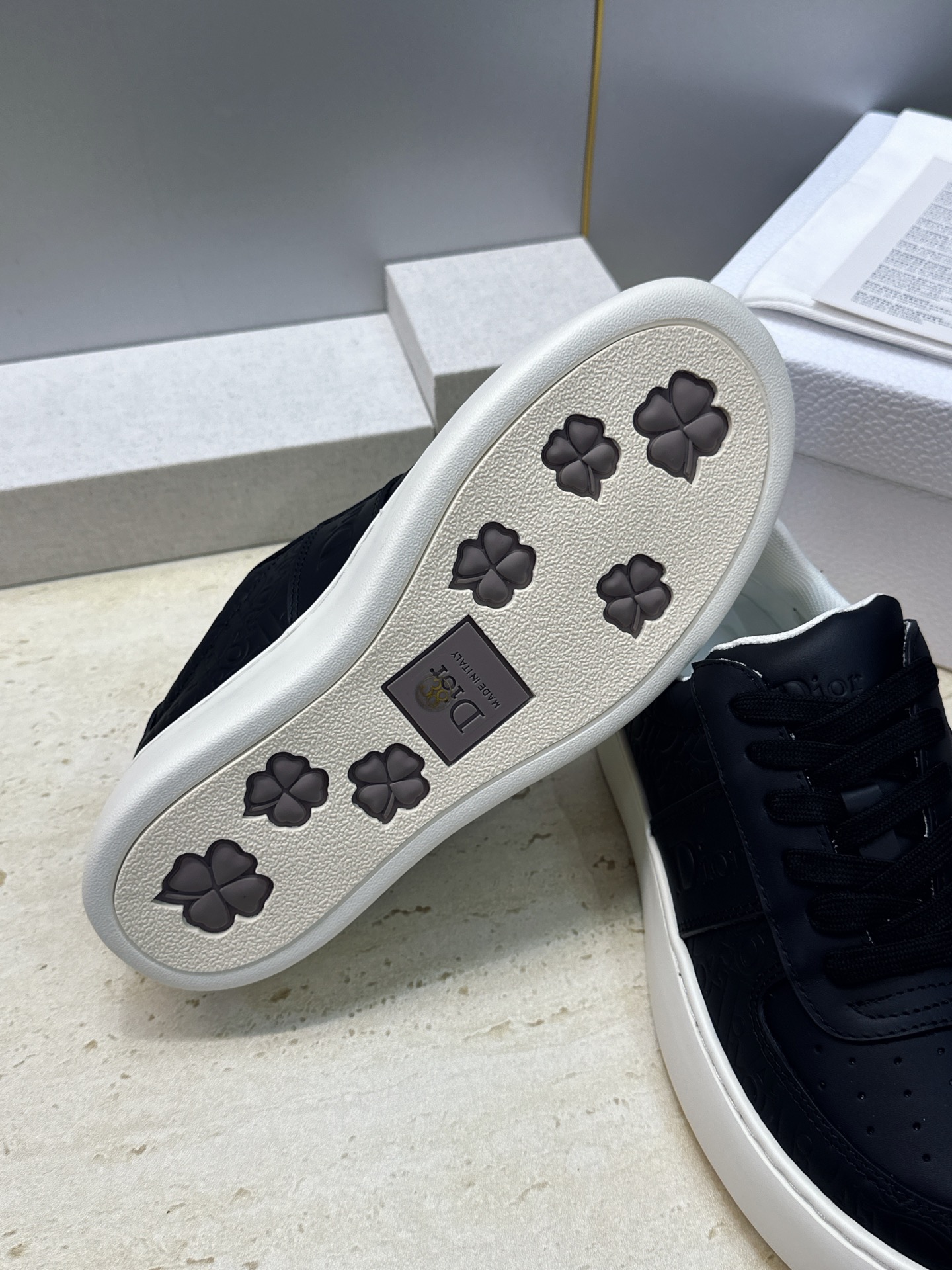迪奥 Dior 2026春夏新款Star休闲系带小白鞋 CD字母logo厚底圆头拼色滑板运动女鞋 材质:鞋面进口小牛皮 迪奥 Dior 2026春夏新款Star休闲系带小白鞋 CD字母logo厚底圆头拼色滑板运动女鞋 材质:鞋面进口小牛皮